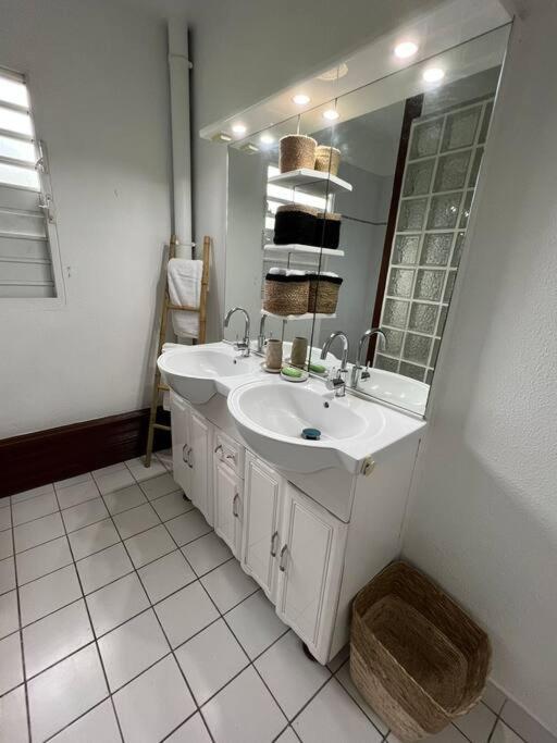 Appartement F4 Petit Bourg Exteriör bild