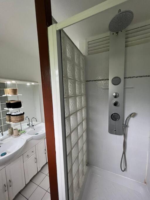 Appartement F4 Petit Bourg Exteriör bild